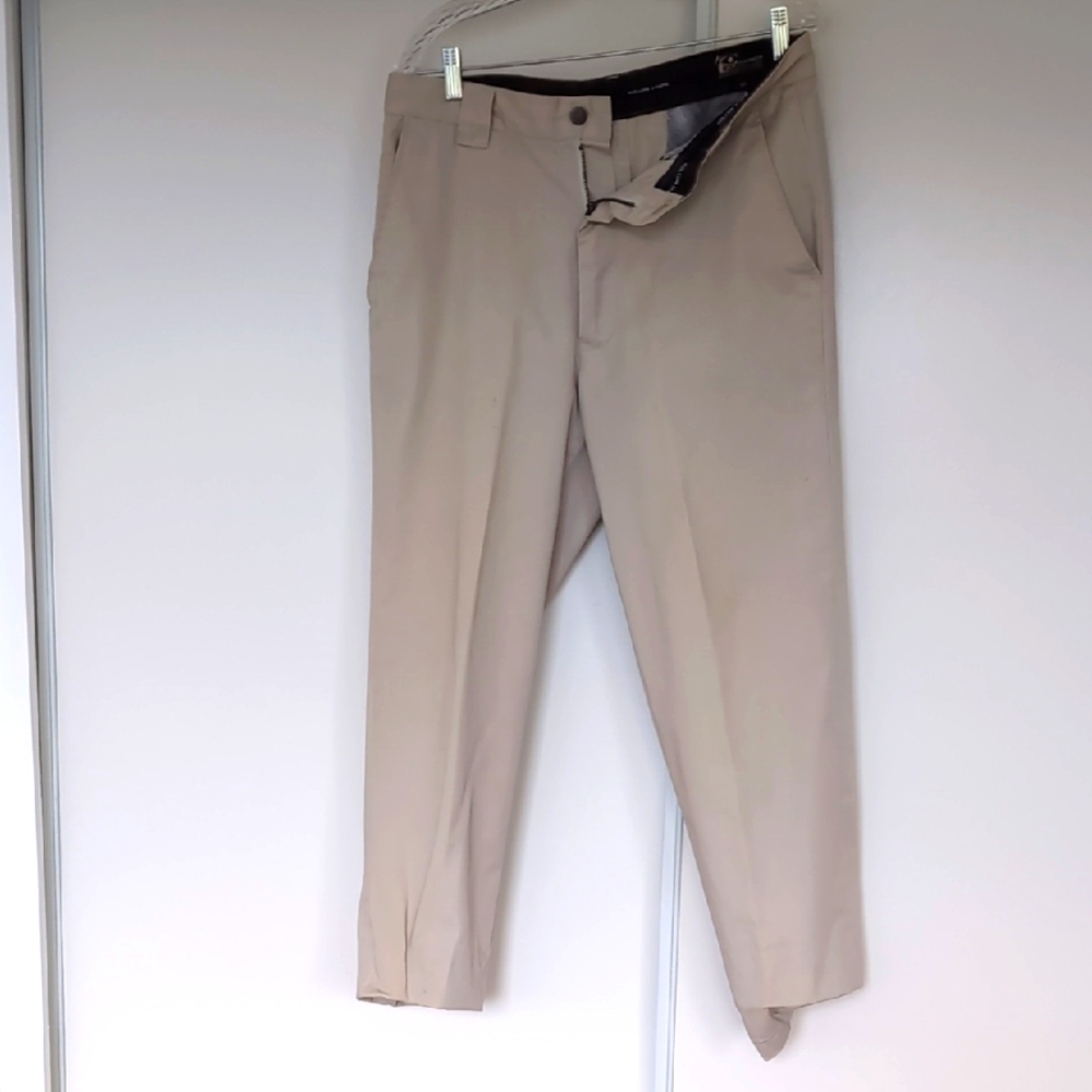 Volcom Men's Khaki Chinos Size 33